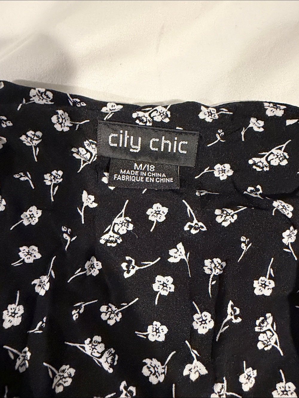 NWOT city chic Black Floral Short-Sleeve Mini Dress with Smocked Waist - Picture 2 of 4